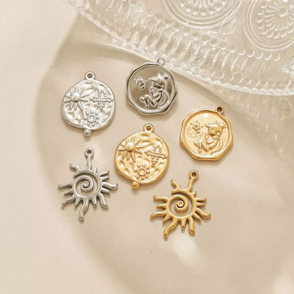 Vintage Fashion Online - Set Liontin Retro Bertema 